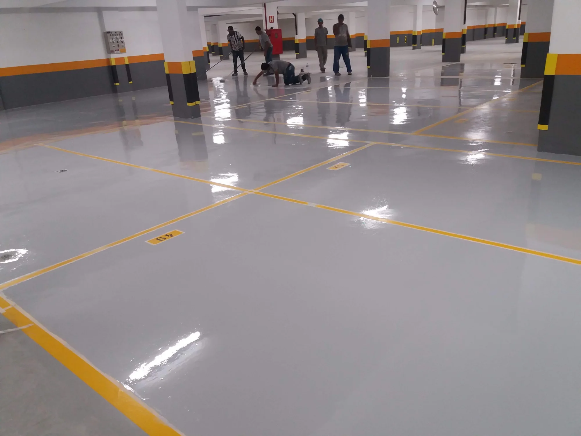 tinta epóxi para piso de concreto