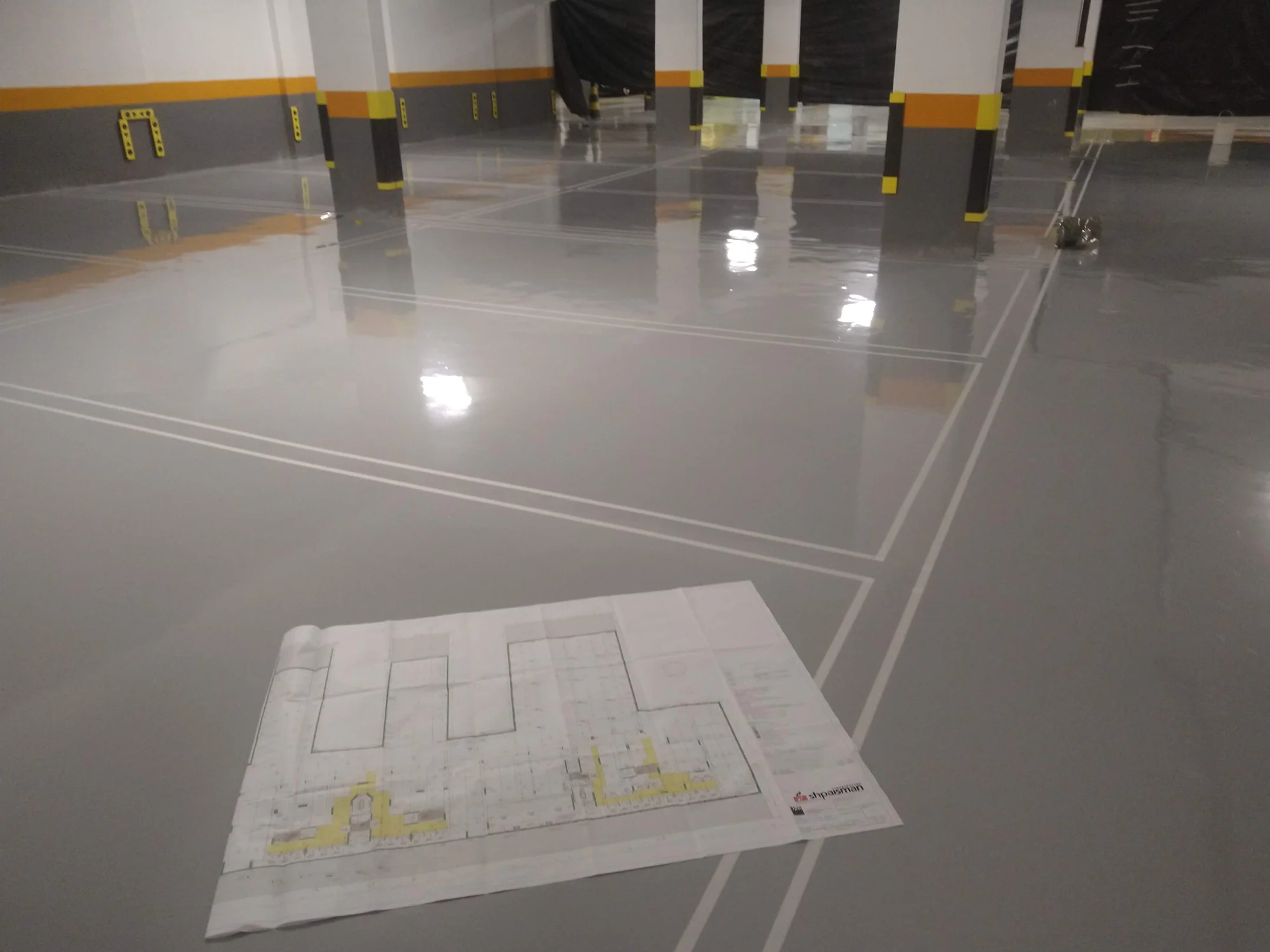 tinta epóxi para piso de concreto